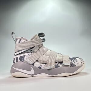 Nike LeBron Zoom Soldier 11 White Gray Camo Basketball Shoes Youth Size 7Y